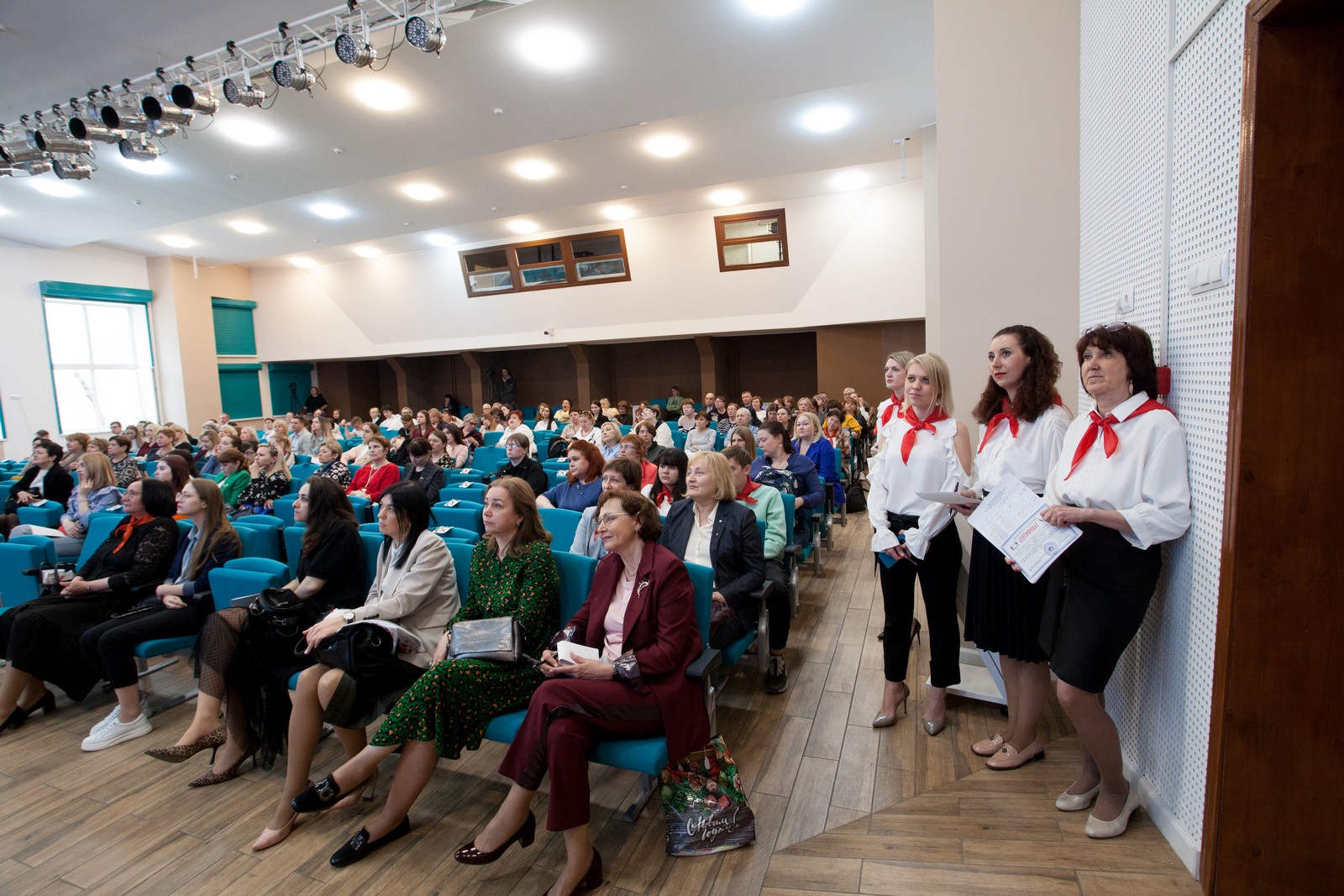 Лучшие практики воспитания обсудили на научно-практической конференции,  посвященной 100-летию пионерии | НИОС